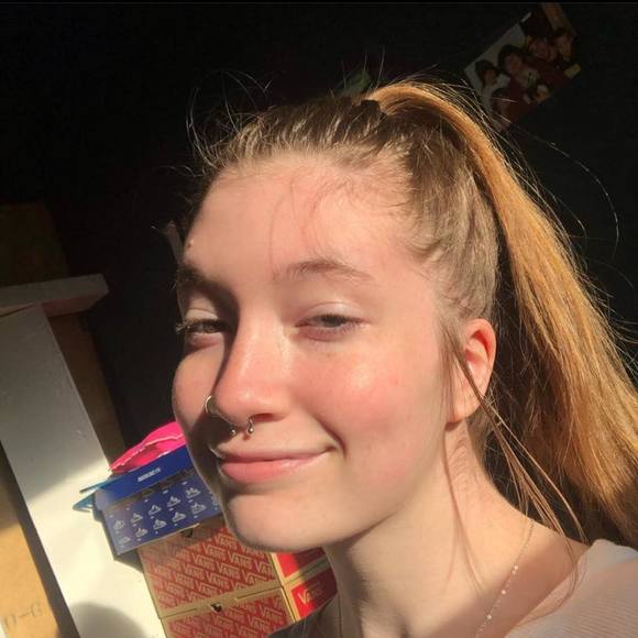 Meet your Posher, Danielle - Picture 1 of 1